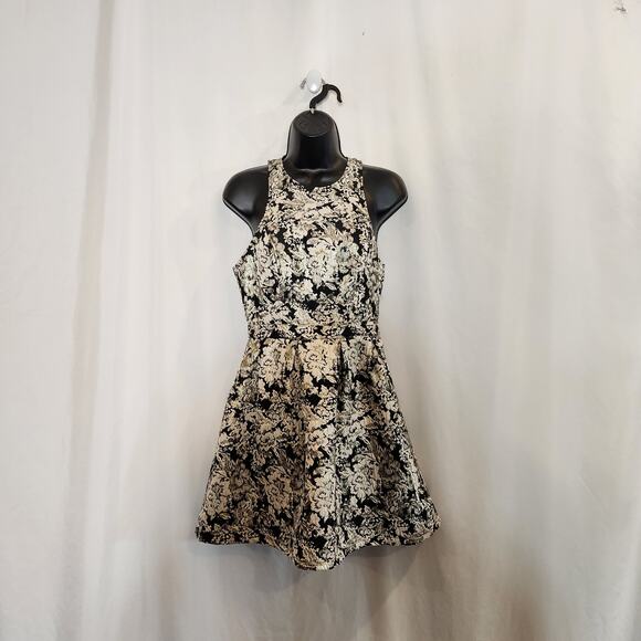 ABERCROMBIE & FITCH Black White Gold Metallic Floral Brocade Sleeveless Party S - Picture 1 of 11